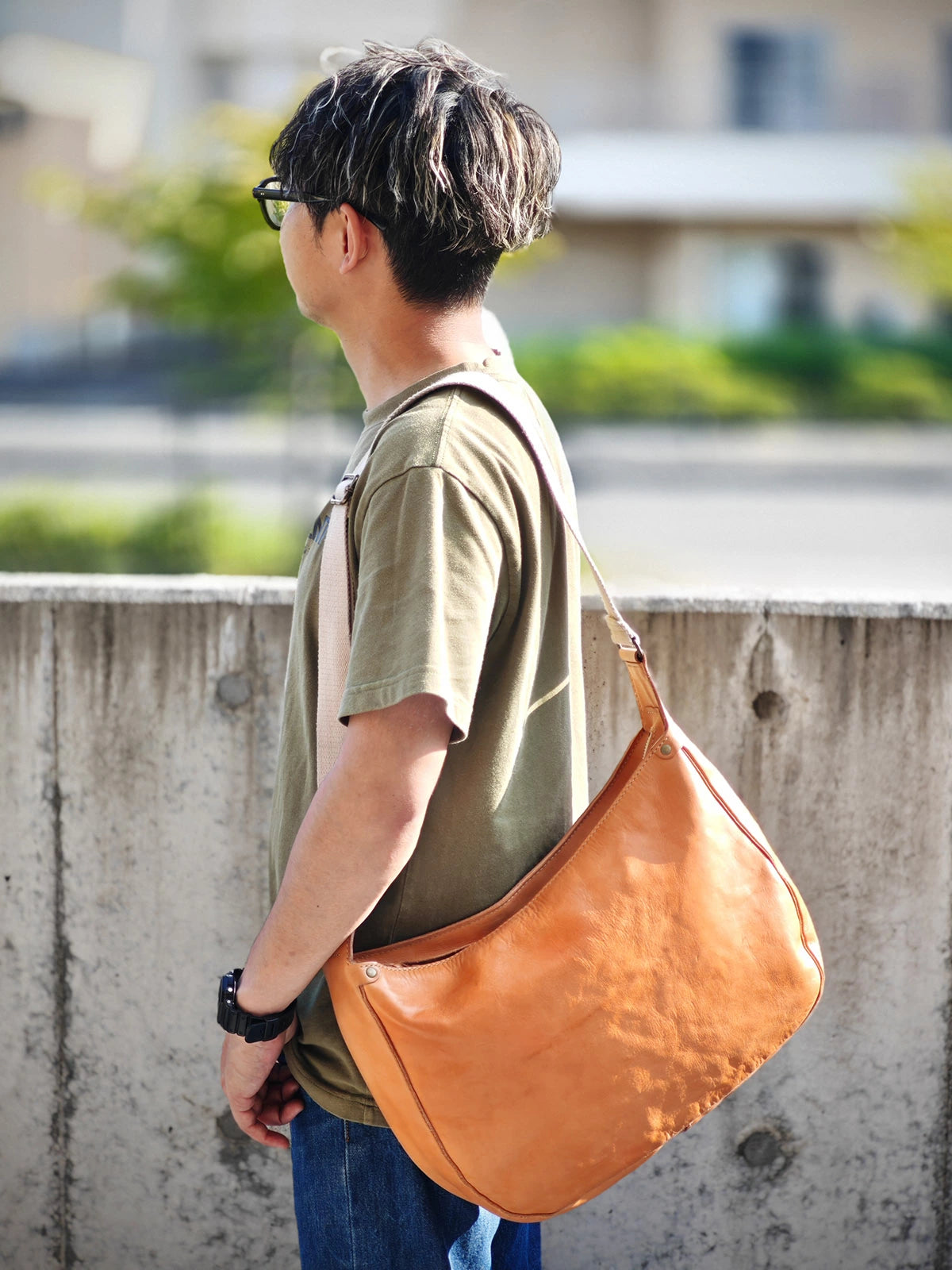 サムライクラフト アーバン パティナ ショルダーバッグ ナチュラル (スタッズ)